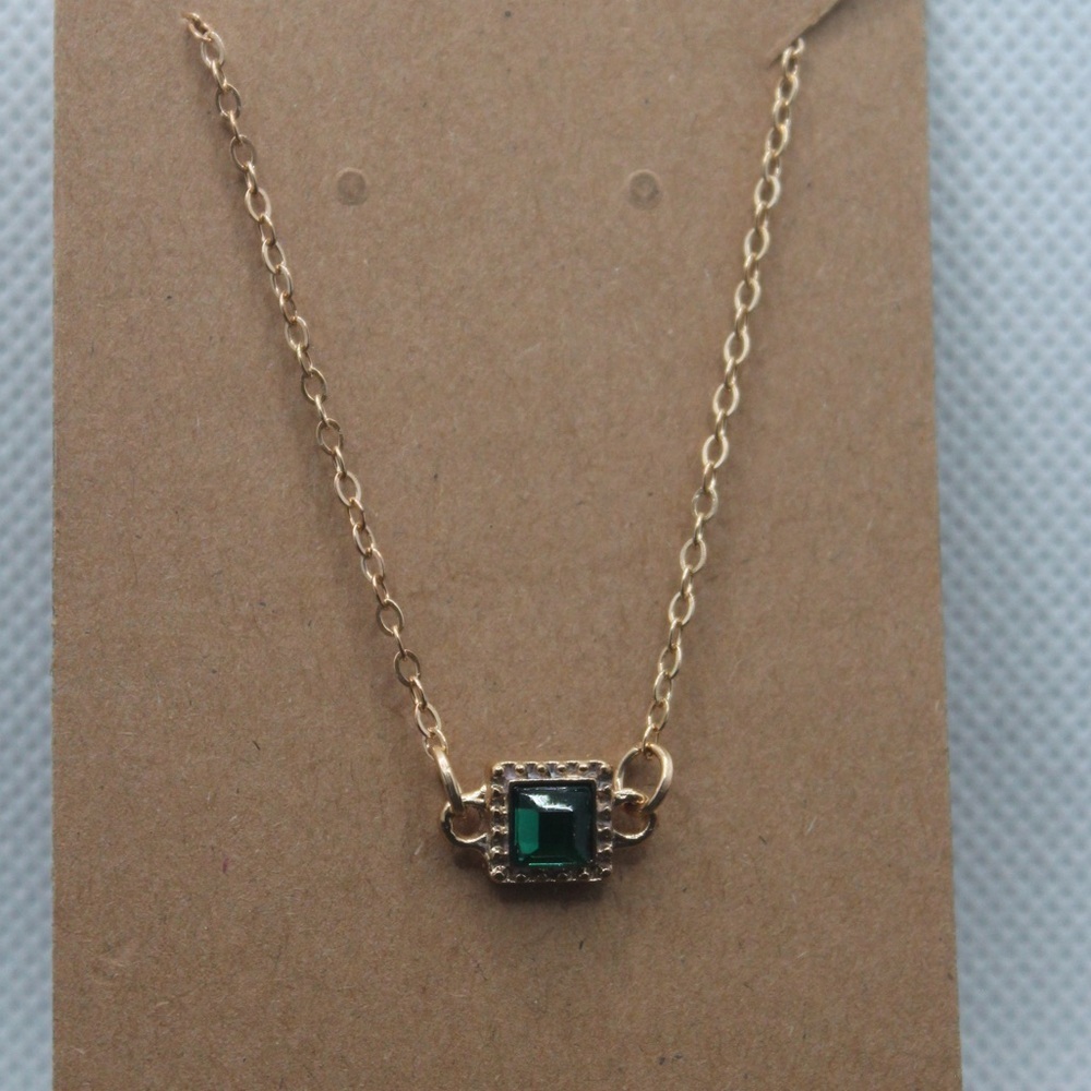 NWT Gold Bracelet with Emerald Gemstone - Picture 3 of 4